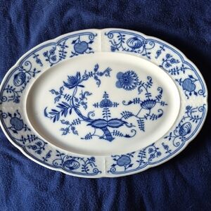 Thun Blue Onion Pattern 11 1/2" Porcelain Oval Platter